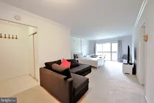 7400 Lakeview Dr, Bethesda, MD 20817 - Photo 8