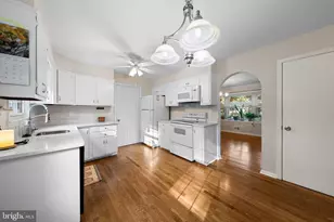 28720 Greenberry Dr, Gaithersburg, MD 20882 - Photo 10