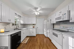 28720 Greenberry Dr, Gaithersburg, MD 20882 - Photo 12