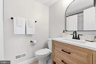 18250 Windsor Hill Dr, Olney, MD 20832 - Photo 26