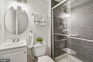 4800 Chevy Chase Dr, Chevy Chase, MD 20815 - Photo 28