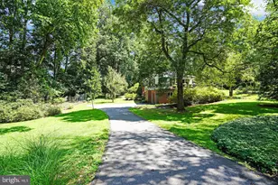 9233 Farnsworth Dr, Potomac, MD 20854 - Photo 40
