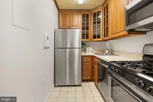 4242 E West Hwy, Chevy Chase, MD 20815 - Photo 12