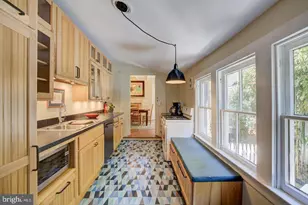 403 6th Ave, Washington Grove, MD 20880 - Photo 16