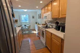6781 Surreywood Ln, Bethesda, MD 20817 - Photo 4