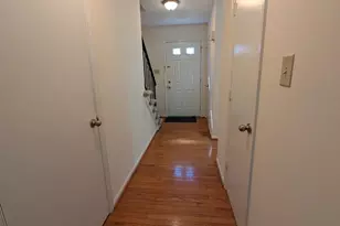 6781 Surreywood Ln, Bethesda, MD 20817 - Photo 2