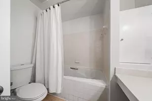 802 Amber Tree Ct, Gaithersburg, MD 20878 - Photo 16