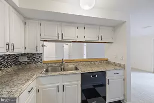 18700 Caledonia Ct, Germantown, MD 20874 - Photo 10