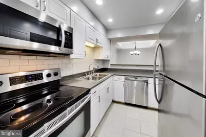 5700 Chapman Mill Drive #2201, Rockville, MD 20852 - Photo 10