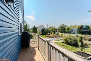 14301 Summit View Ln, Rockville, MD 20850 - Photo 22