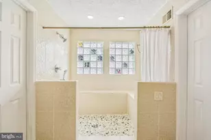 11568 Paramus Dr, North Potomac, MD 20878 - Photo 32
