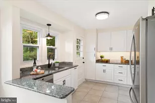 9834 Cherry Tree Ln, Silver Spring, MD 20901 - Photo 22