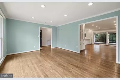 8111 Whites Ford Way, Potomac, MD 20854 - Photo 4