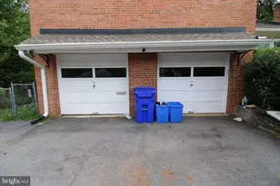 416 Colesville Manor Dr, Silver Spring, MD 20904 - Photo 2