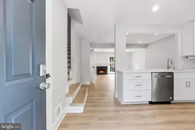 8139 Hallmark Place, Gaithersburg, MD 20879 - Photo 2