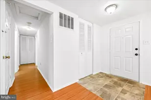 18308 Powhatan Ct, Gaithersburg, MD 20877 - Photo 8