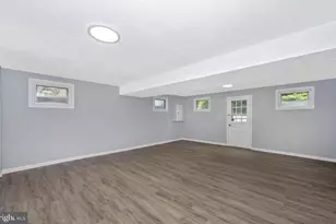 17501 Park Mill Dr, Rockville, MD 20855 - Photo 30