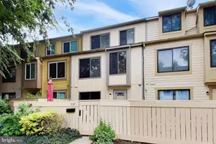 9391 Chadburn Pl, Montgomery Village, MD 20886 - Photo 2