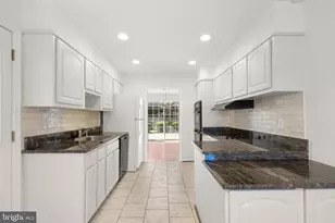14712 Waterway Dr, Rockville, MD 20853 - Photo 10