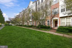 22956 Spicebush Dr, Clarksburg, MD 20871 - Photo 2