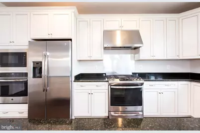 304 S Stonestreet Avenue, Rockville, MD 20850 - Photo 4