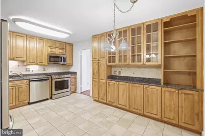 4620 N Park Avenue #1505, Chevy Chase, MD 20815 - Photo 8