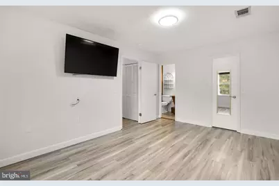 18328 Streamside Drive #304, Gaithersburg, MD 20879 - Photo 8