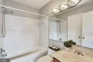 9804 Islandside Dr, Gaithersburg, MD 20886 - Photo 28