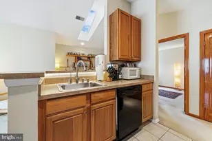 18512 Boysenberry Dr, Gaithersburg, MD 20879 - Photo 14