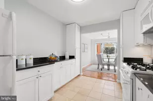 4800 Chevy Chase Dr, Chevy Chase, MD 20815 - Photo 4