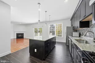 819 Royal Crescent, Rockville, MD 20850 - Photo 6