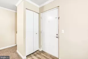 18328 Streamside Dr, Gaithersburg, MD 20879 - Photo 4