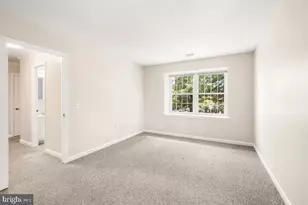 18328 Streamside Dr, Gaithersburg, MD 20879 - Photo 32
