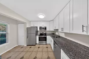 11902 Crimson Ln, Silver Spring, MD 20904 - Photo 2