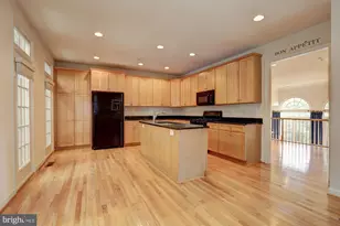 311 Oak Knoll Terrace, Rockville, MD 20850 - Photo 12