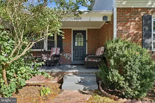26015 Woodfield Rd, Damascus, MD 20872 - Photo 2