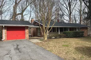 8 Carderock Ct, Bethesda, MD 20817 - Photo 2