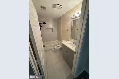 10001 Vanderbilt Circle #5-2, Rockville, MD 20850 - Photo 10
