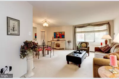 10201 Grosvenor Place #503, Rockville, MD 20852 - Photo 2