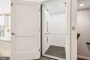 10340 Grosvenor Pl, North Bethesda, MD 20852 - Photo 18