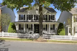 934 Rockborn St, Gaithersburg, MD 20878 - Photo 2