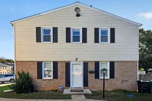 16 Blue Ribbon Ct, Gaithersburg, MD 20878 - Photo 1