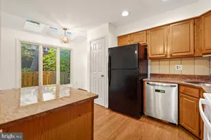 20323 Cedarhurst Way, Germantown, MD 20876 - Photo 16