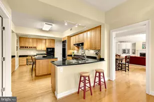 10400 Strathmore Park Ct, North Bethesda, MD 20852 - Photo 26