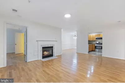 15303 Diamond Cove Terrace #8-J, Rockville, MD 20850 - Photo 4