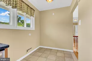 10228 Farnham Dr, Bethesda, MD 20814 - Photo 16