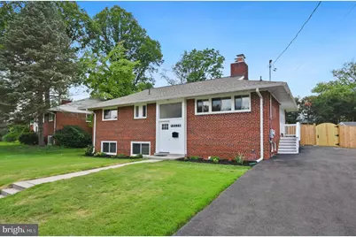 10228 Farnham Drive, Bethesda, MD 20814 - Photo 2