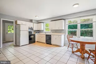 4612 Calvert Rd, College Park, MD 20740 - Photo 4