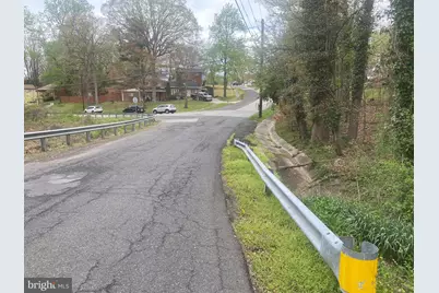 5202 Woodland Boulevard, Oxon Hill, MD 20745 - Photo 4