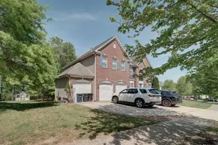 13710 Pine Needle Ct, Upper Marlboro, MD 20774 - Photo 2